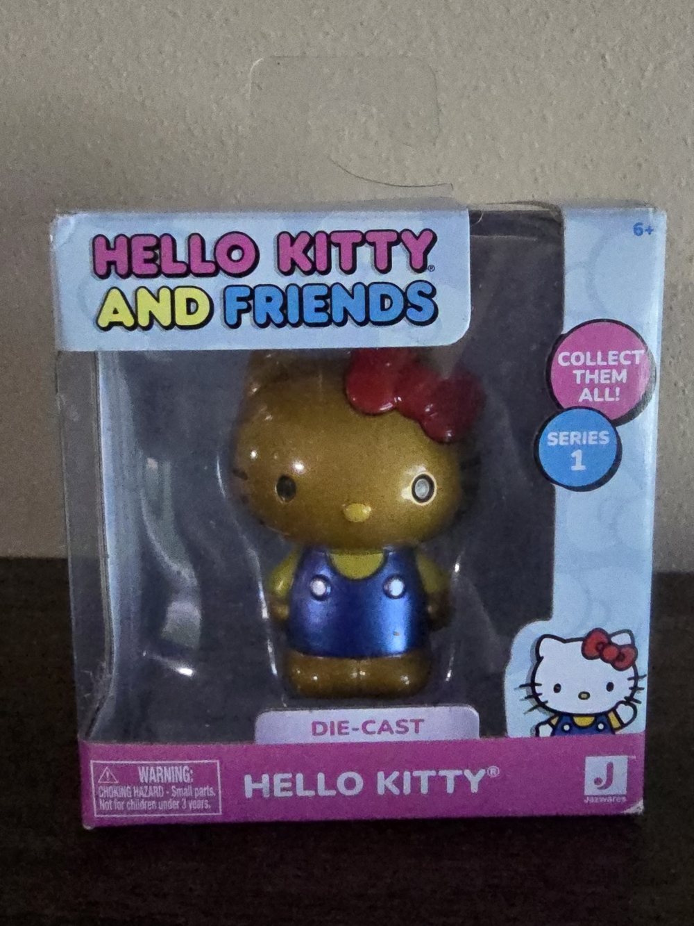 Hello Kitty Die-Cast Figure in Gold, Blue & Red - Hello Kitty